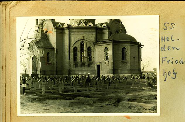 Церковь Спаса Нерукотворного Образа, Павлодольская (Моздокский район, Республика Северная Осетия-Алания). архивная фотография, Вид с юго-восточной стороны. Фото 1942 г. с аукциона e-bay.de