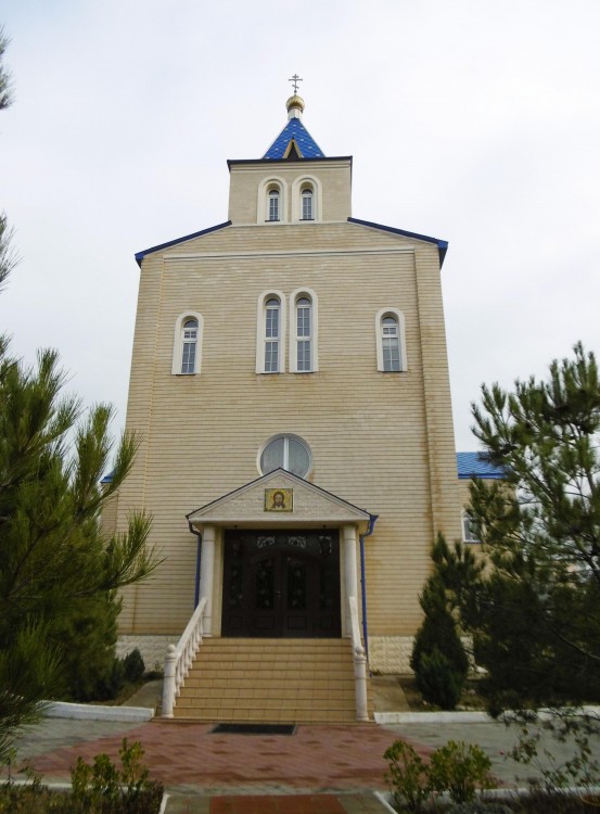 Церковь Казанской иконы Божией Матери, Каспийск (Каспийск, город, Республика Дагестан). фасады, Западный фасад храма 