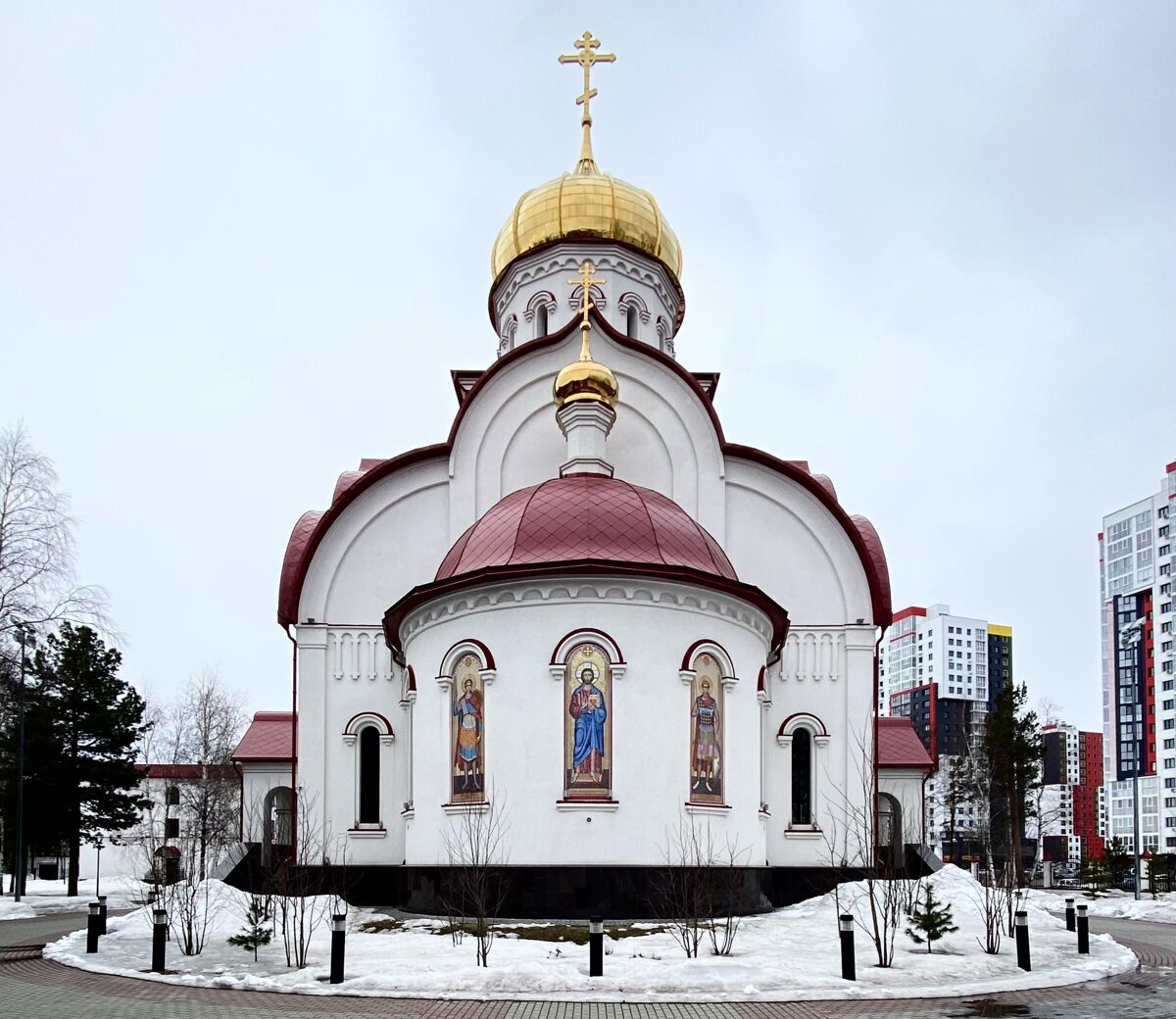 Церковь Георгия Победоносца, Сургут (Сургутский район и г. Сургут, Ханты-Мансийский автономный округ). фасады, Восточный фасад