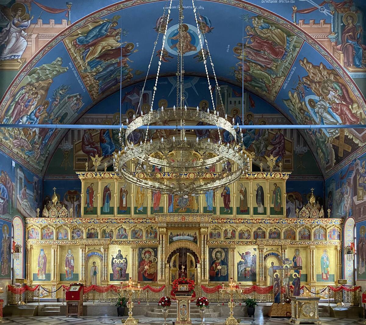 Церковь Георгия Победоносца, Сургут (Сургутский район и г. Сургут, Ханты-Мансийский автономный округ). интерьер и убранство, Интерьер основного объёма