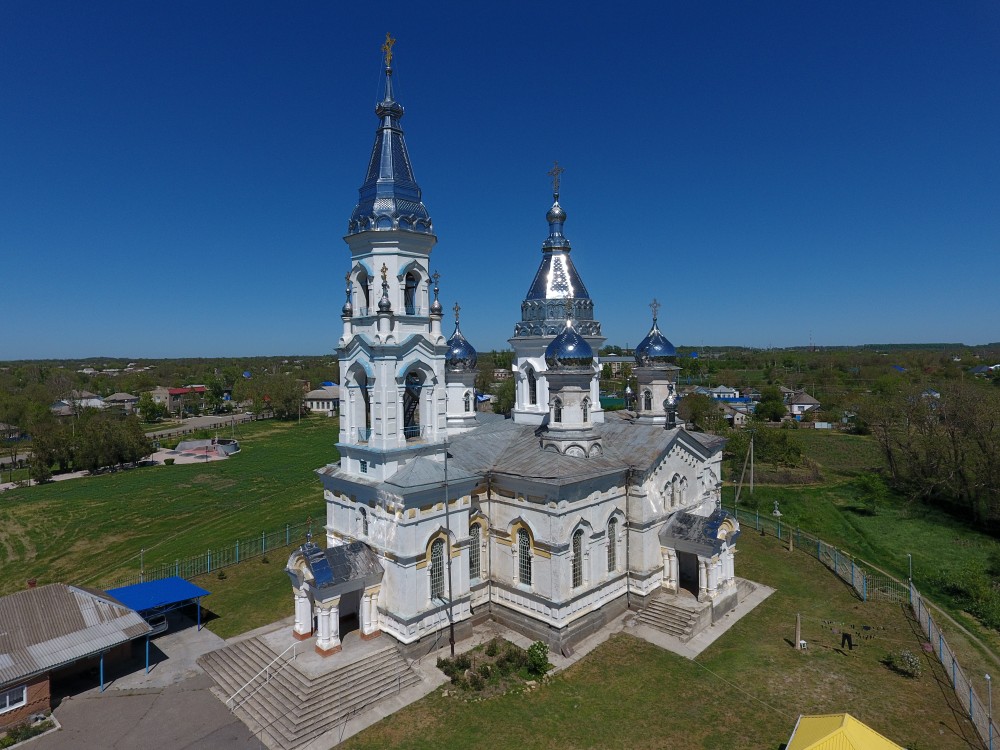 Церковь Николая Чудотворца, Дмитриевское (Красногвардейский район, Ставропольский край). общий вид в ландшафте