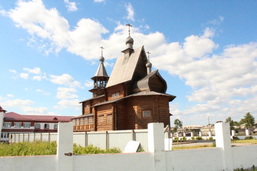 Карпогоры. Церковь Петра и Павла. общий вид в ландшафте, Вид с юго-востока