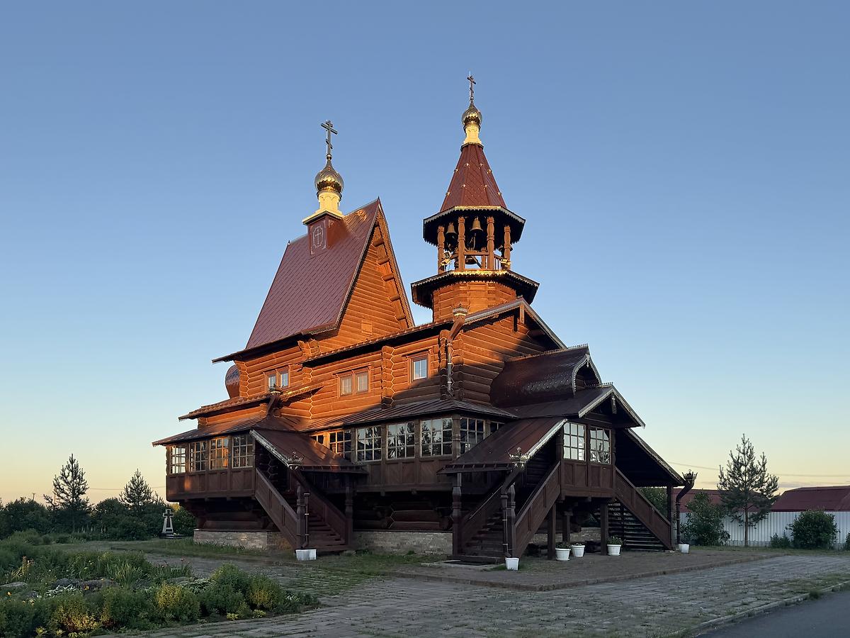 Вид с северо-запада, фасады. Церковь Петра и Павла, Карпогоры (Пинежский район, Архангельская область)