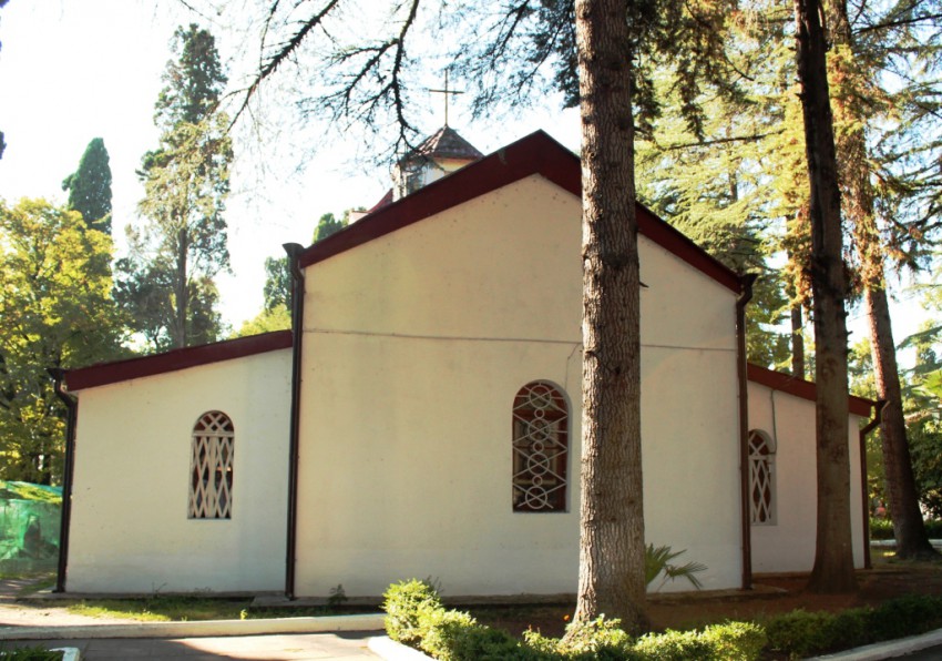Сухум. Церковь Георгия Победоносца при пансионате 