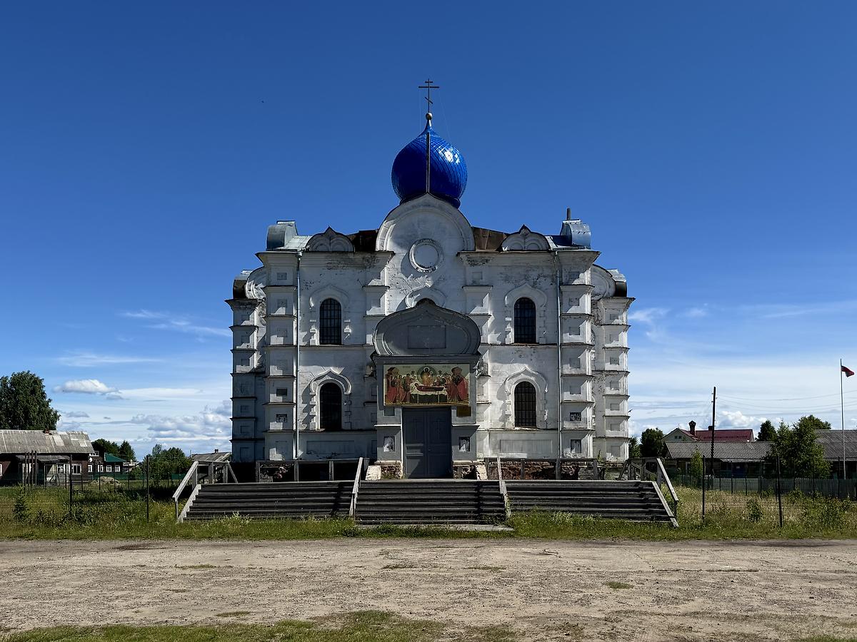 Вид с запада, фасады. Сурский Иоанно-Богословский женский монастырь. Собор Успения Пресвятой Богородицы, Сура (Пинежский район, Архангельская область)