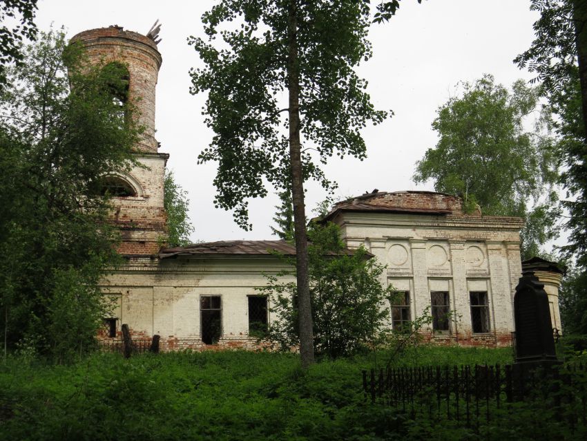 Церковь Димитрия Солунского, Кадников (Сокольский район, Вологодская область). фасады