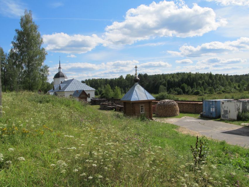 Неизвестная часовня, Успенский (Ковернинский район, Нижегородская область). общий вид в ландшафте