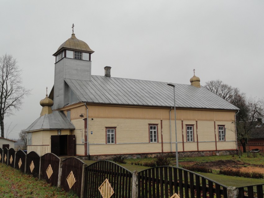 Моленная Покрова Пресвятой Богородицы и Николая Чудотворца, Москвино (Прейльский край, Латвия). фасады