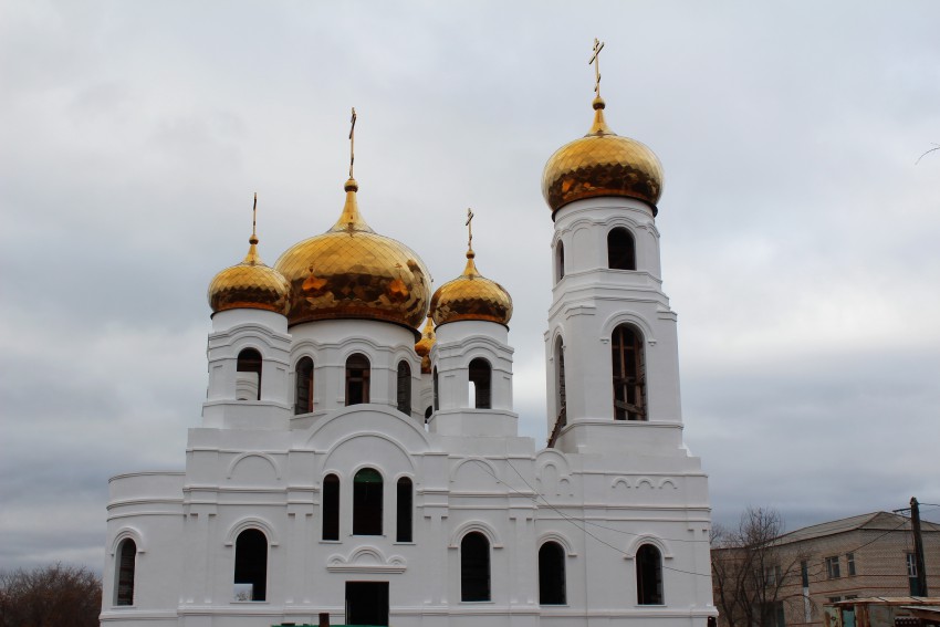 Церковь Троицы Живоначальной (новая), Ивантеевка (Ивантеевский район, Саратовская область). фасады, В 200м от действующего храма строится новый.