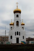 Церковь Троицы Живоначальной (новая), В 200м от действующего храма строится новый.<br>, Ивантеевка, Ивантеевский район, Саратовская область