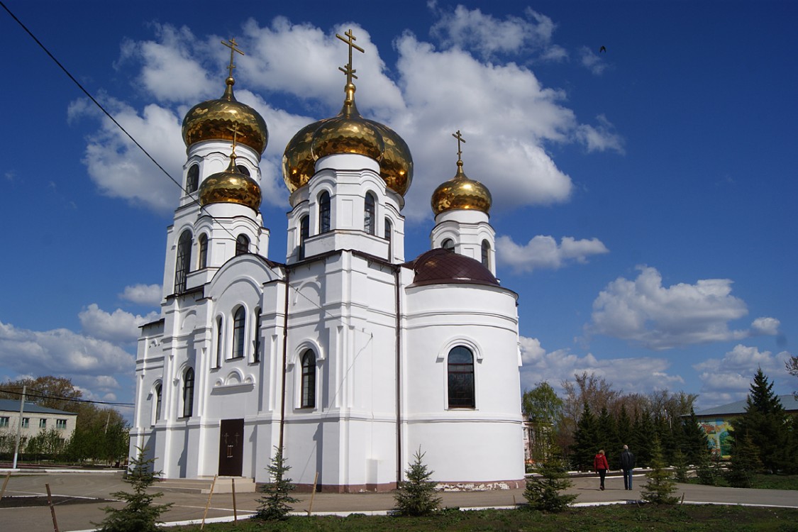 Церковь Троицы Живоначальной (новая), Ивантеевка (Ивантеевский район, Саратовская область). фасады