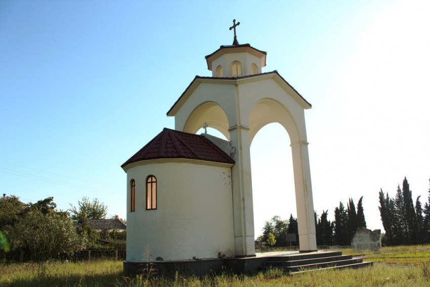 Прочие страны, Абхазия, Лыхны. Неизвестная церковь, фотография. общий вид в ландшафте, Вид с северо-востока