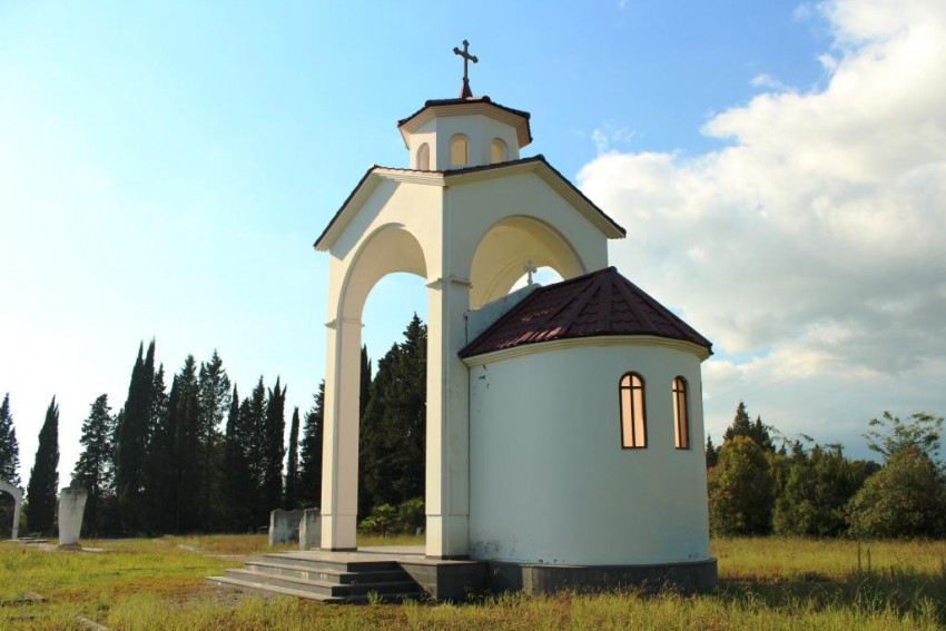 Прочие страны, Абхазия, Лыхны. Неизвестная церковь, фотография. общий вид в ландшафте, Вид с юго-востока