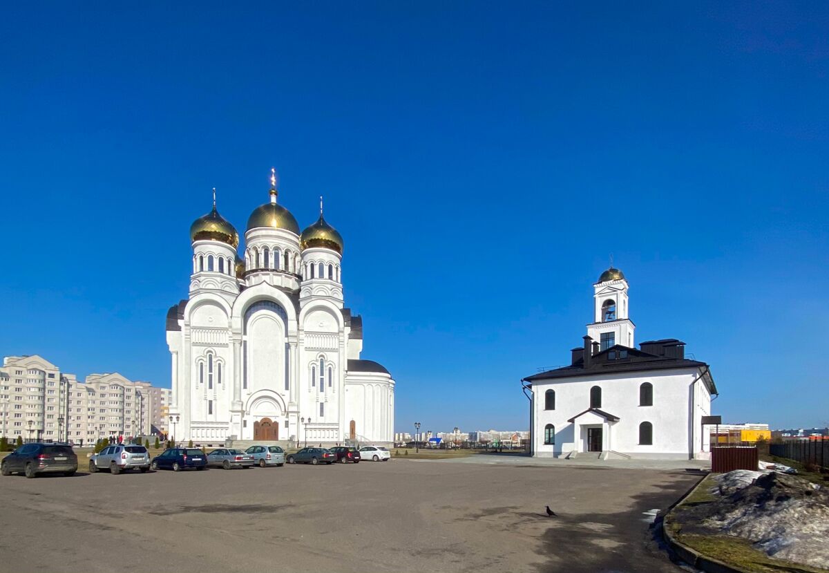 Собор Преображения Господня, Могилёв (Могилёв, город, Беларусь, Могилёвская область). фасады, Собор и приходской дом, вид с юга
