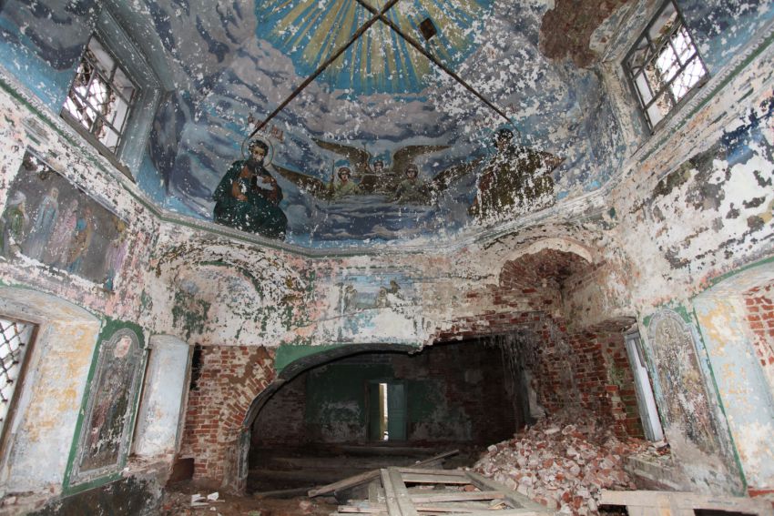 Церковь Казанской иконы Божией Матери, Успенское на Секше, урочище (Любимский район, Ярославская область). интерьер и убранство