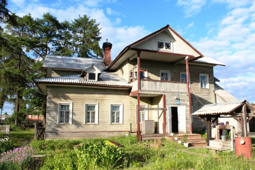 Сурский Иоанно-Богословский женский монастырь. Домовый храм Иоанна Кронштадтского, Сура (Пинежский район, Архангельская область). фасады, Вид с юга 