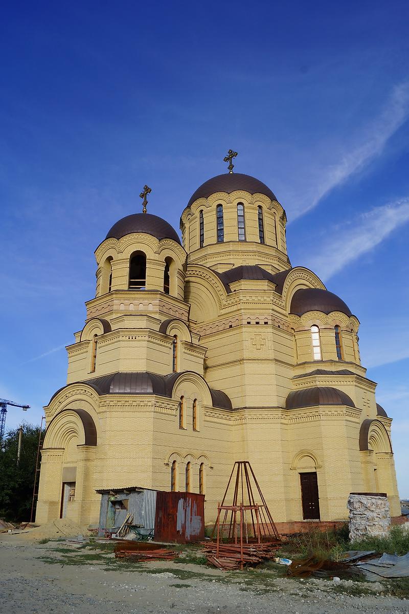 фасады. Церковь Иоанна Кронштадтского (большая), Волгоград (Волгоград, город, Волгоградская область)