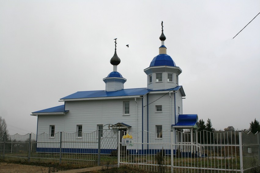 Лэзым. Церковь Петра и Павла. фасады