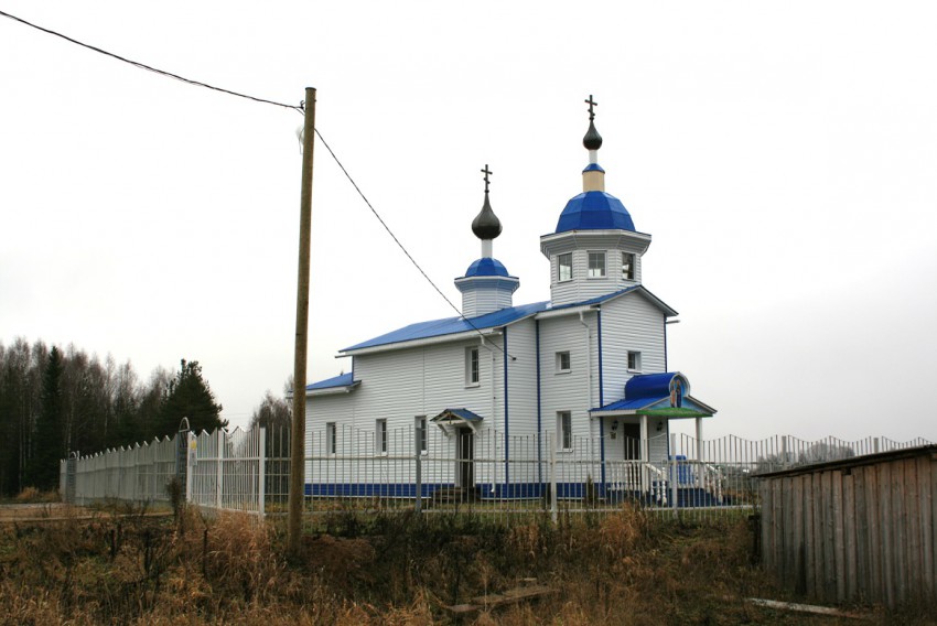 Лэзым. Церковь Петра и Павла. фасады