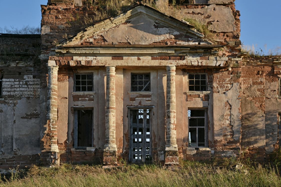 Новомертовка, урочище. Церковь Михаила Архангела. архитектурные детали, Портик северного фасада