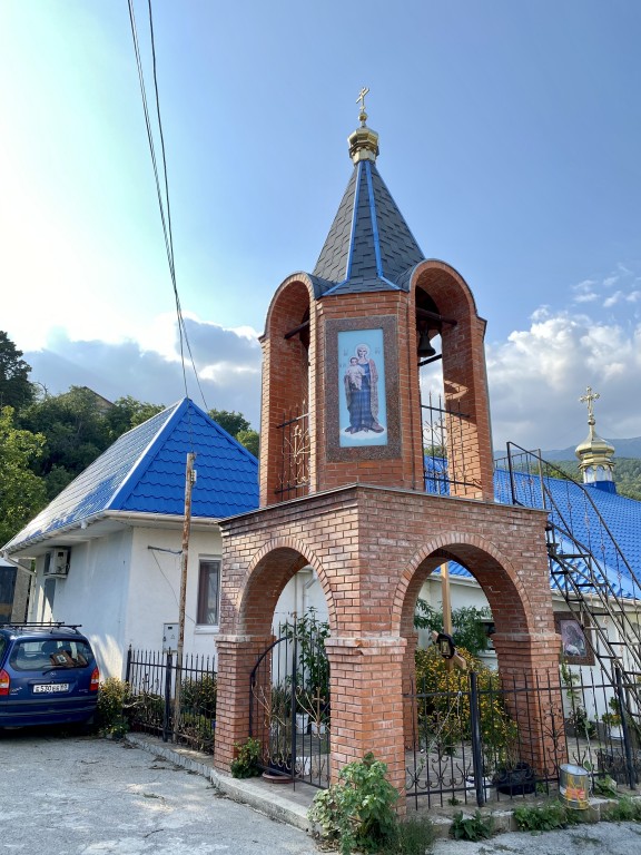 Церковь Иоанна Богослова, Краснокаменка (Ялта, город, Республика Крым). архитектурные детали, Колокольня при храме