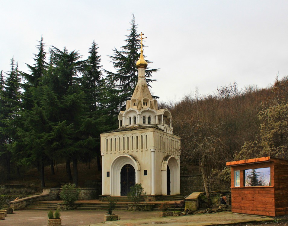 Часовня Рождества Христова, Гурзуф (Ялта, город, Республика Крым). общий вид в ландшафте