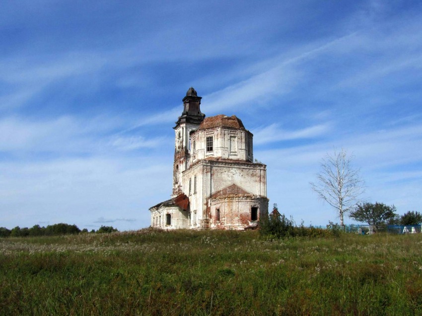 Церковь Троицы Живоначальной, Веретьево, урочище (Вещезерский погост) (Кирилловский район, Вологодская область). фасады, вид с юго-востока