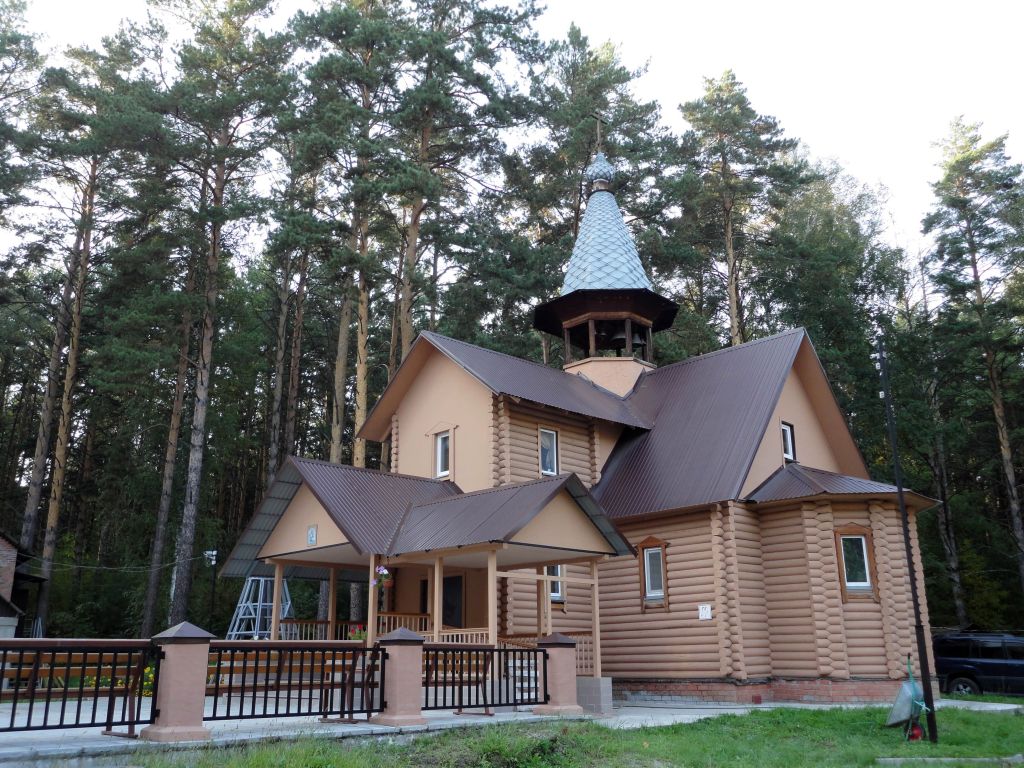 Новосибирск. Церковь Рождества Пресвятой Богородицы. фасады, Вид с юго-востока