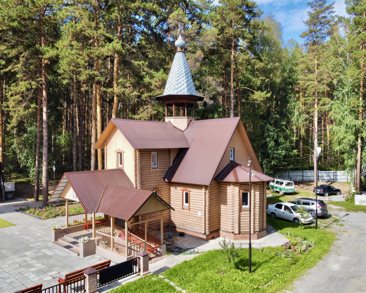 Церковь Рождества Пресвятой Богородицы, Новосибирск (Новосибирск, город, Новосибирская область). фасады, Вид с ЮВ