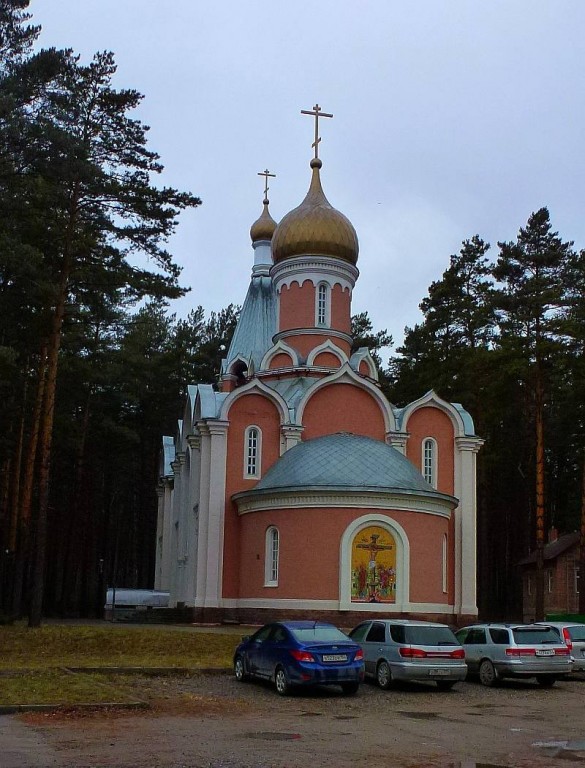 Церковь Троицы Живоначальной в Академгородке, Новосибирск (Новосибирск, город, Новосибирская область). фасады, Храм Троицы