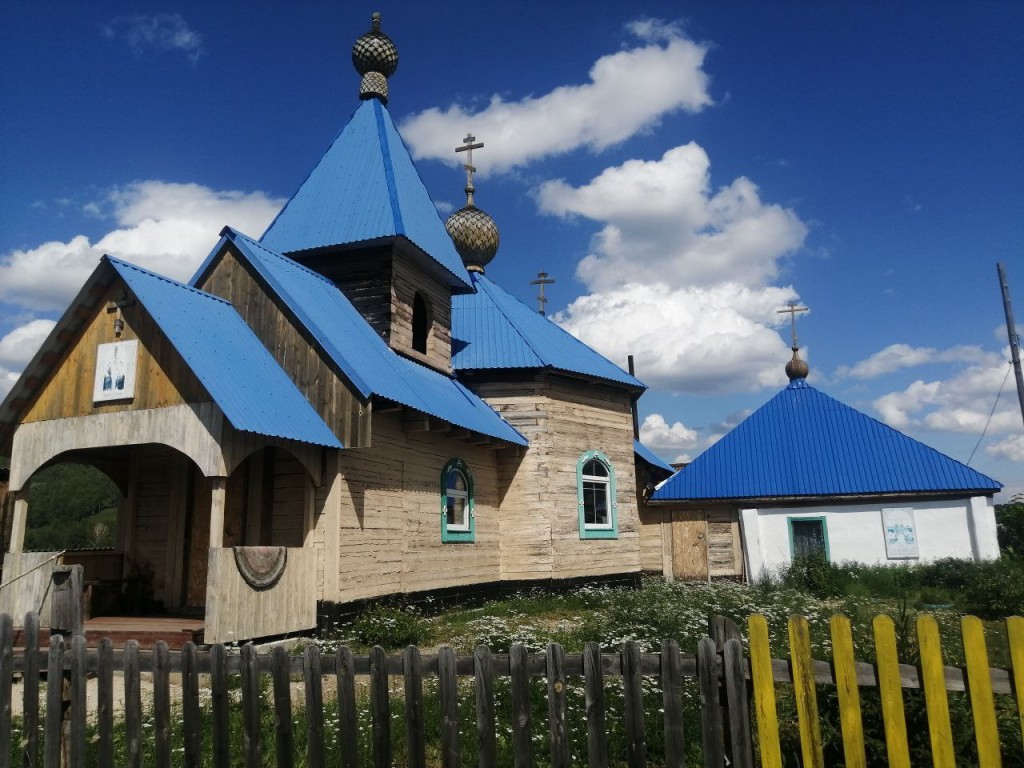 Средняя Шушь. Церковь Троицы Живоначальной. фасады