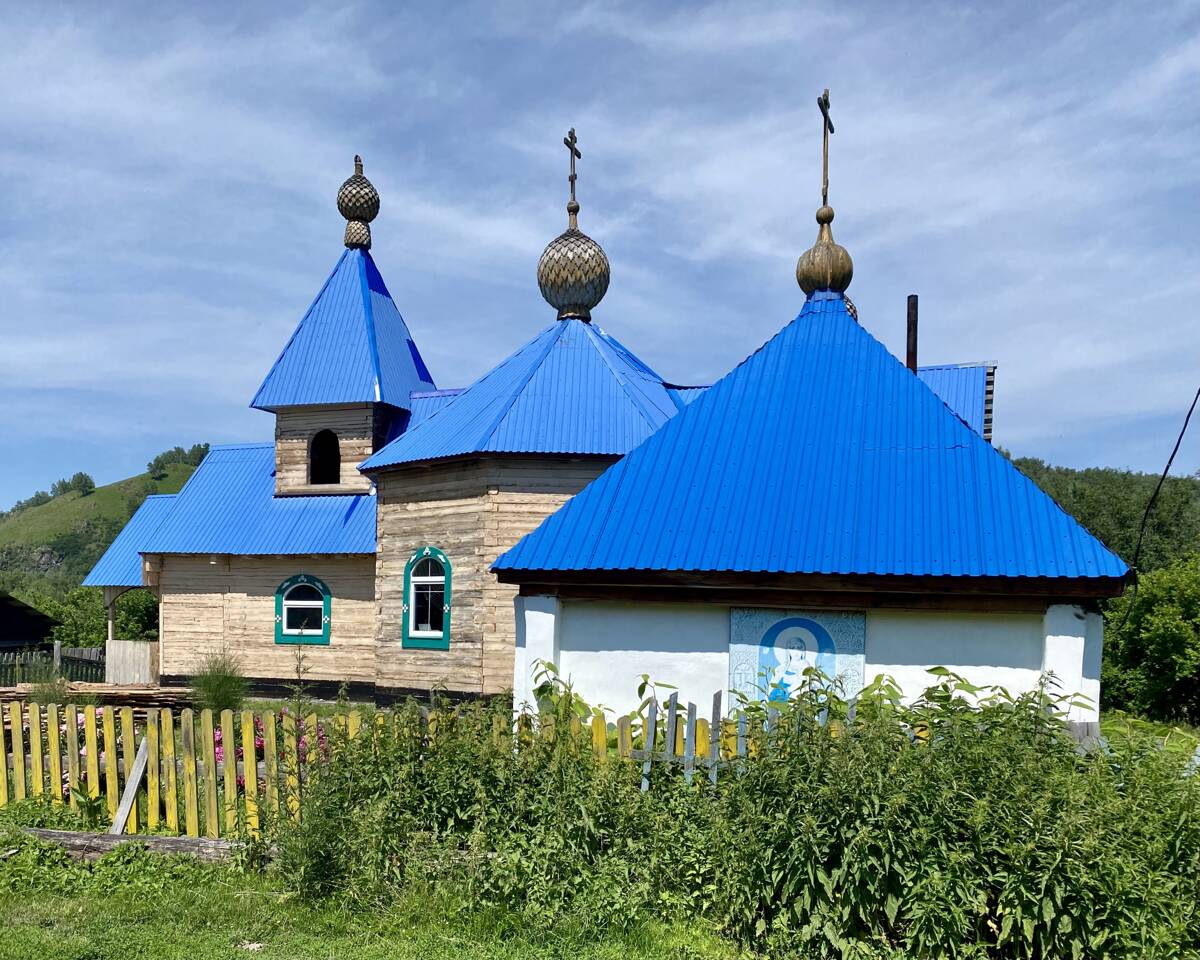 Церковь Троицы Живоначальной, Средняя Шушь (Шушенский район, Красноярский край). фасады, Вид с ЮВ