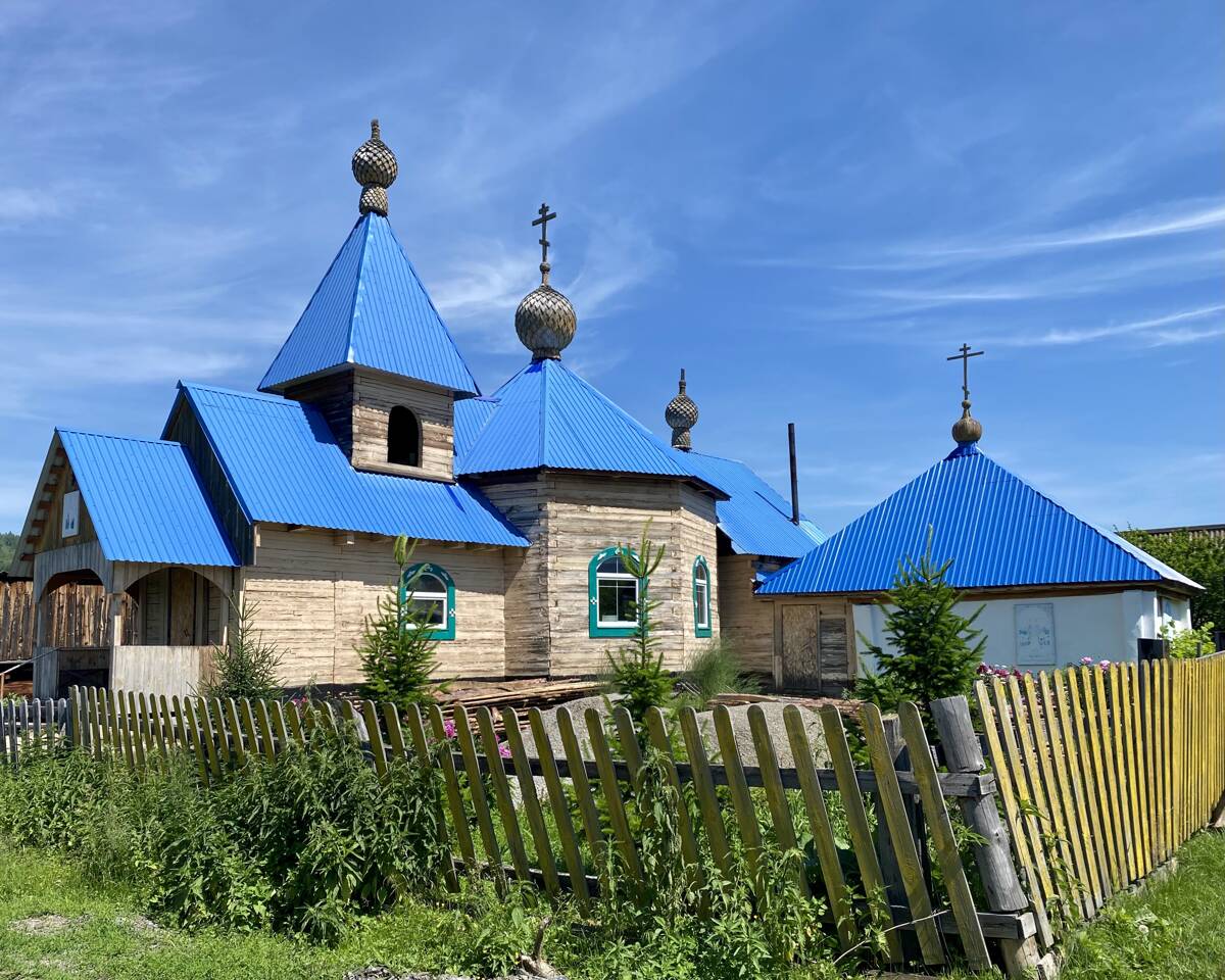 Церковь Троицы Живоначальной, Средняя Шушь (Шушенский район, Красноярский край). фасады, Вид с ЮЗ