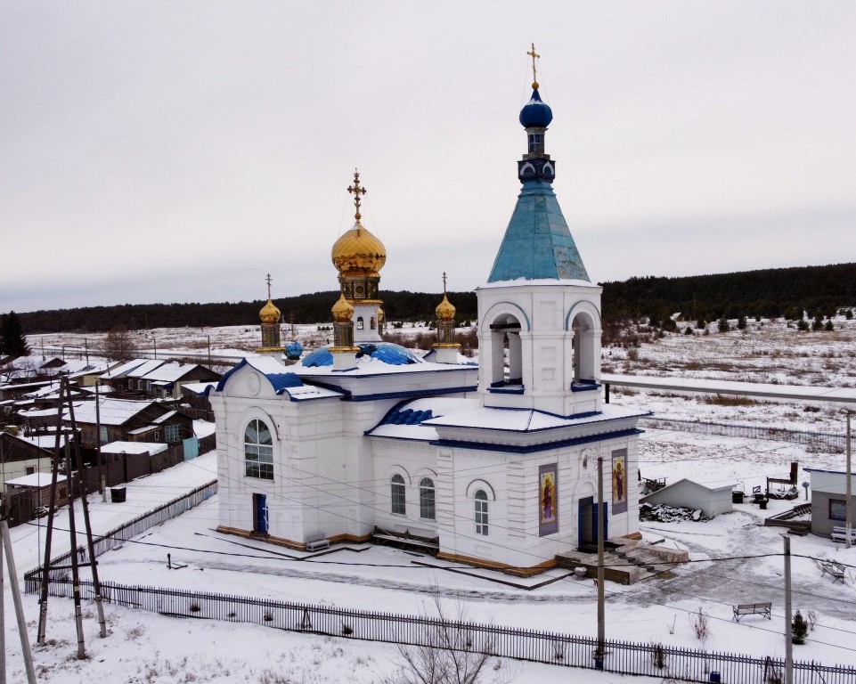 Малая Минуса. Церковь Казанской иконы Божией Матери. общий вид в ландшафте, с дрона