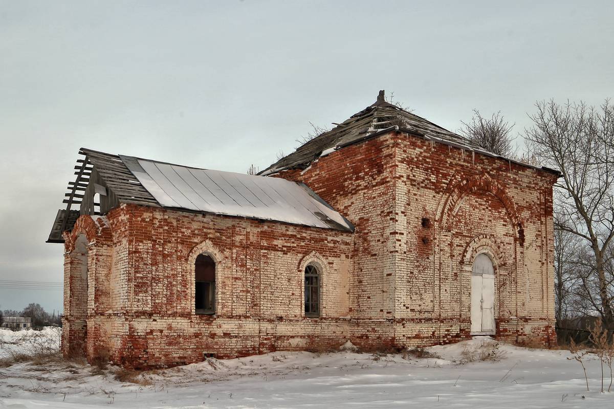 Вид с юго-запада, общий вид в ландшафте. Церковь Константина и Елены, Константиновка (Татарский район, Новосибирская область)