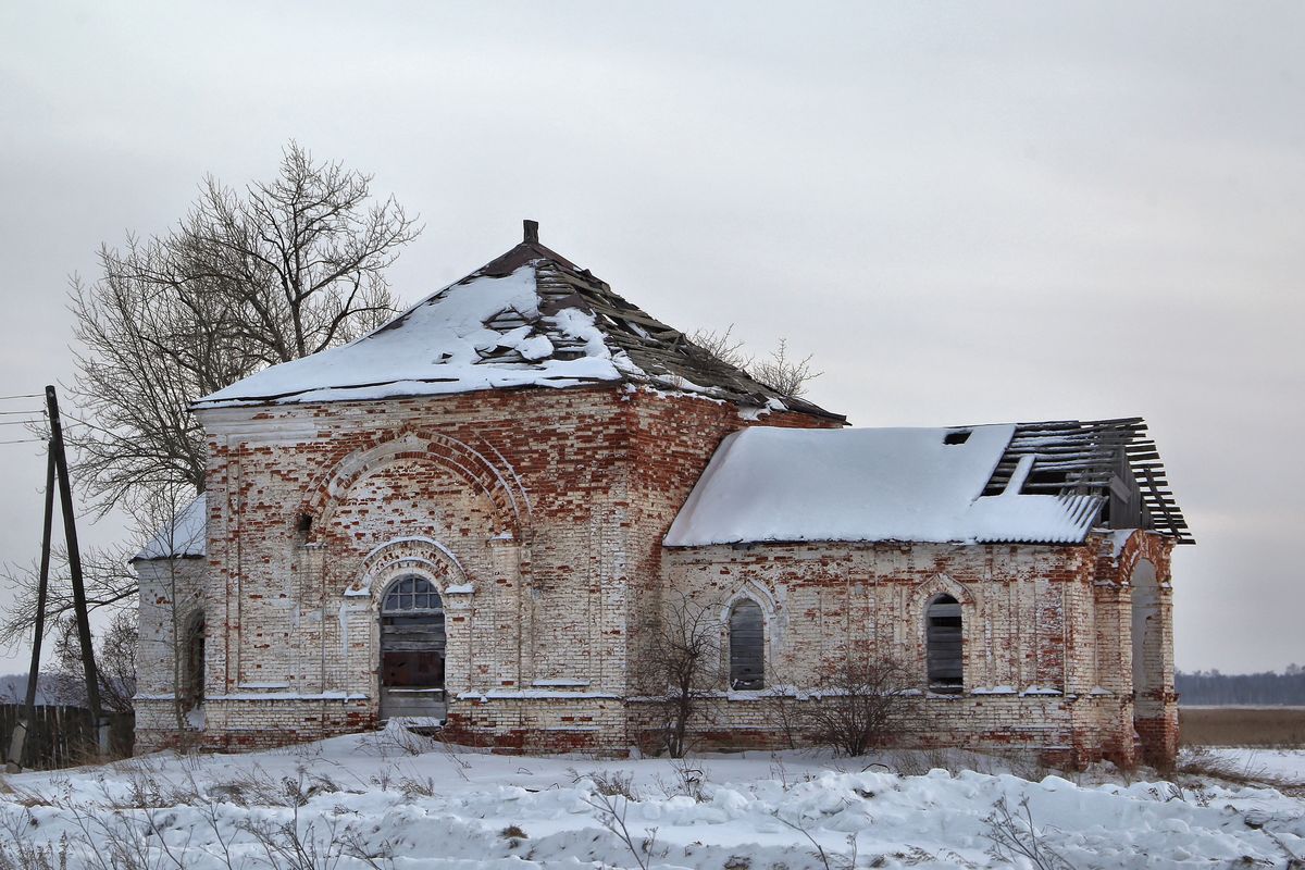 Вид с северо-запада, общий вид в ландшафте. Церковь Константина и Елены, Константиновка (Татарский район, Новосибирская область)