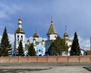 Церковь Димитрия Донского (крестильная), Вид с юга на храмовый комплекс. Крестильный храм справа<br>, Кемерово, Кемерово, город, Кемеровская область