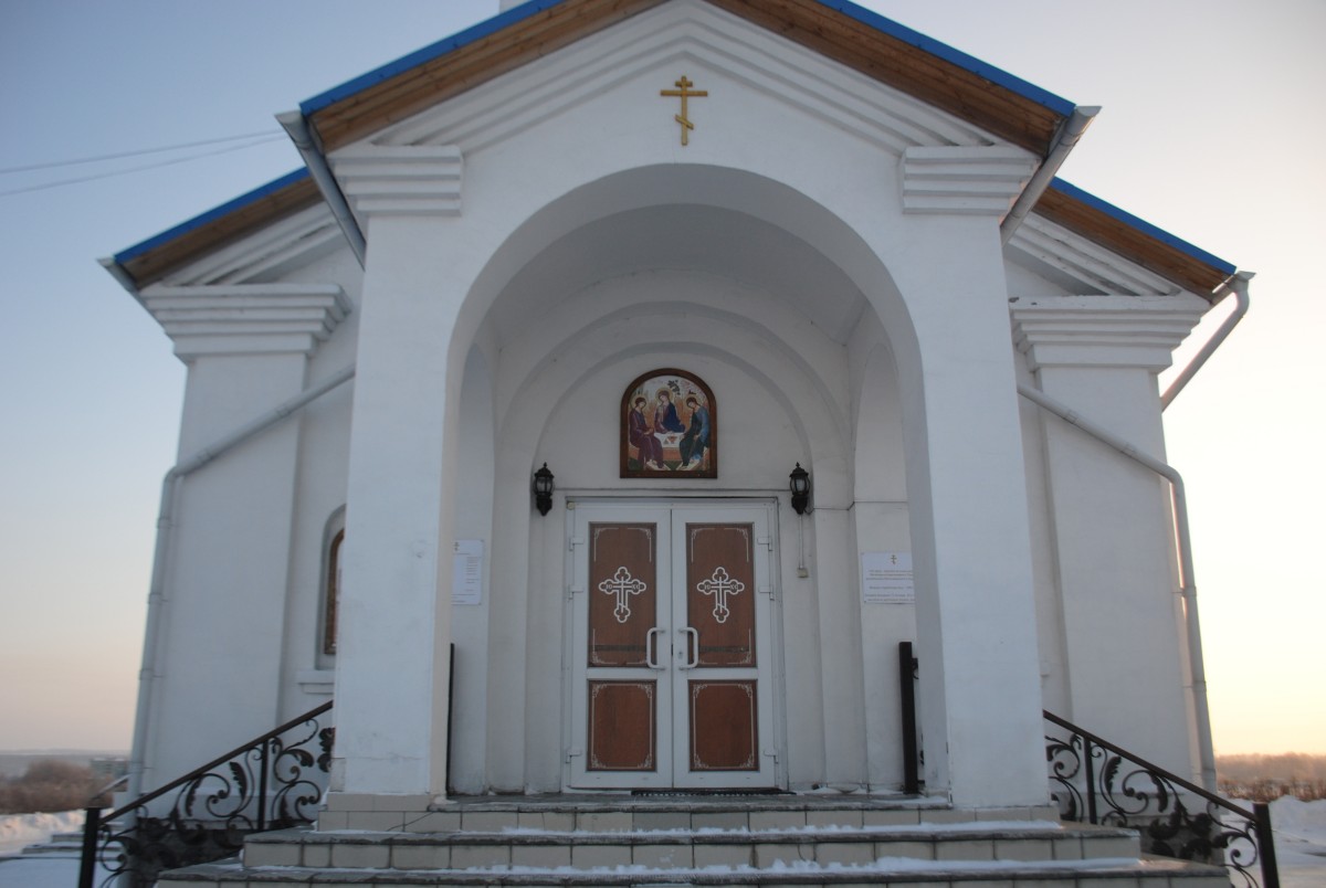 Линево. Церковь Покрова Пресвятой Богородицы. архитектурные детали, Вход в храм