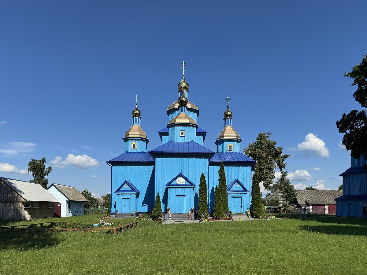 Вид с запада, фасады. Церковь Илии Пророка, Велемичи (Столинский район, Беларусь, Брестская область)