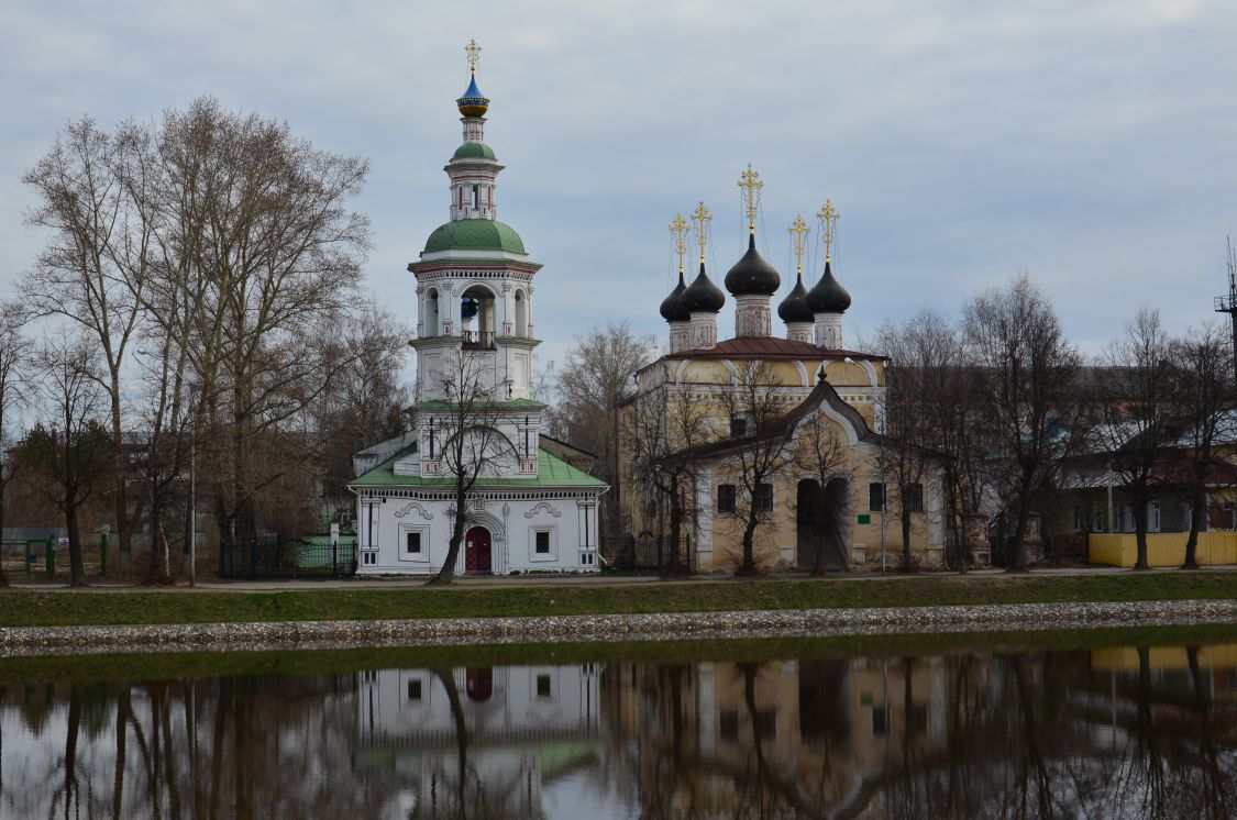 Вологда. Храмовый комплекс Дмитриевского прихода на Наволоке. фасады