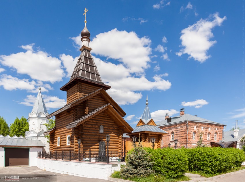 Муром. Троицкий женский монастырь. Часовня Петра и Февронии. фасады