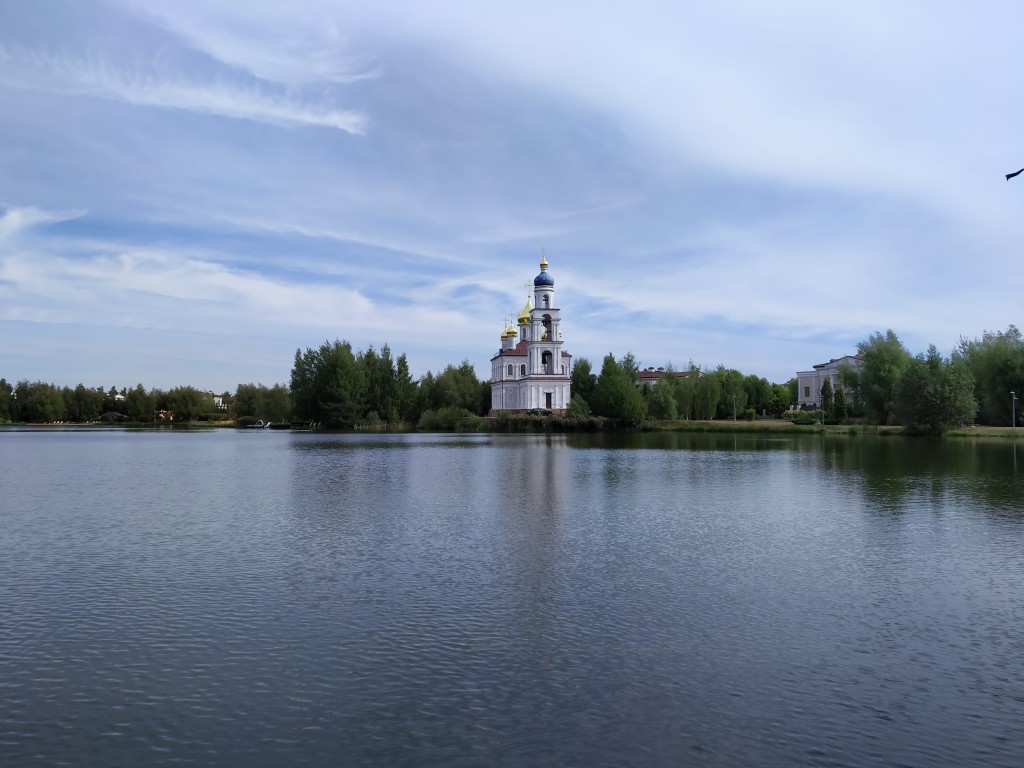 Церковь Сергия Радонежского, Воронино (Истринский городской округ и ЗАТО Восход, Московская область). общий вид в ландшафте