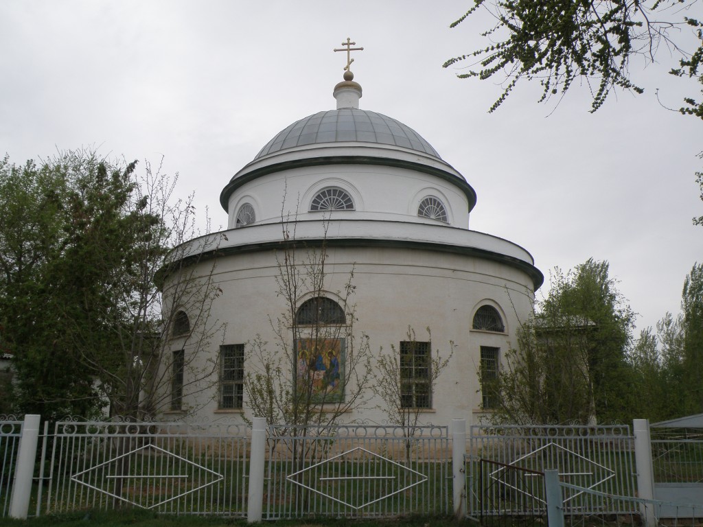 Собор Троицы Живоначальной, Енотаевка (Енотаевский район, Астраханская область). фасады