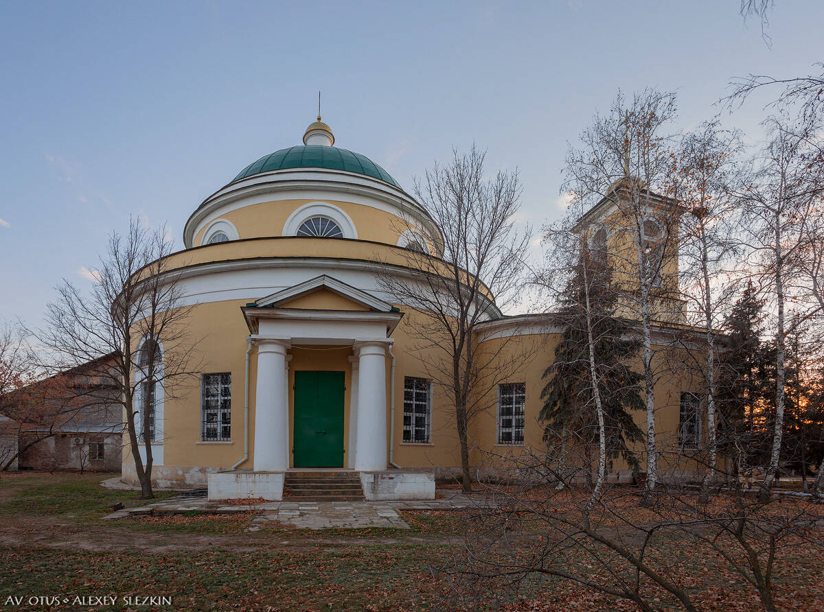 Собор Троицы Живоначальной, Енотаевка (Енотаевский район, Астраханская область). фасады
