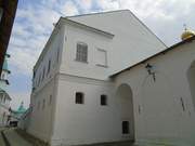 Истра. Воскресенский Новоиерусалимский монастырь. Церковь Трёх Святителей при больничном корпусе