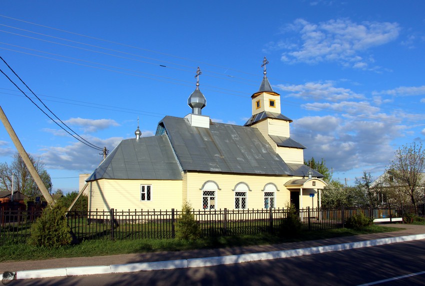 Дубровно. Церковь Николая Чудотворца. общий вид в ландшафте