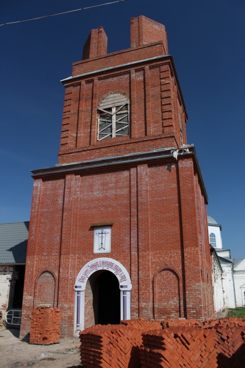 Старая Майна. Церковь Богоявления  Господня. фасады, Строящаяся колокольня над притвором