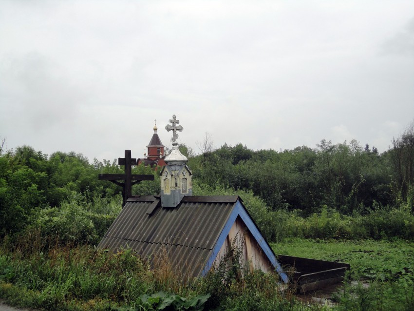Церковь Вознесения Господня, Старое Погорелово (Вешкаймский район, Ульяновская область). фасады, Святой источник вблизи храма