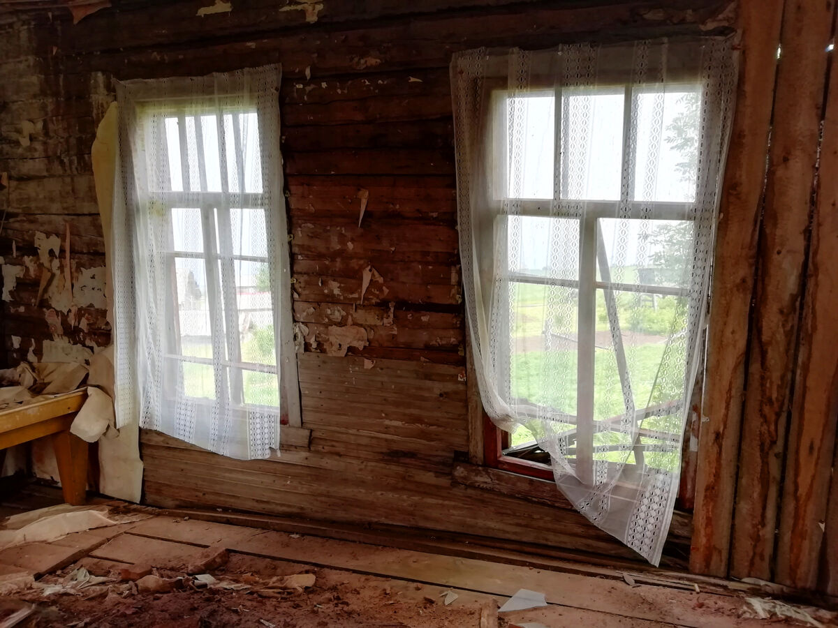 Церковь Покрова Пресвятой Богородицы, Петрова (Мезенский район, Архангельская область). интерьер и убранство