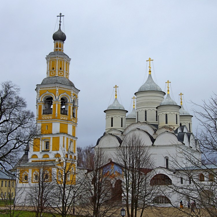 Спасо-Прилуцкий мужской монастырь. Церковь Алексия, митрополита Московского в колокольне, Вологда (Вологда, город, Вологодская область). фасады